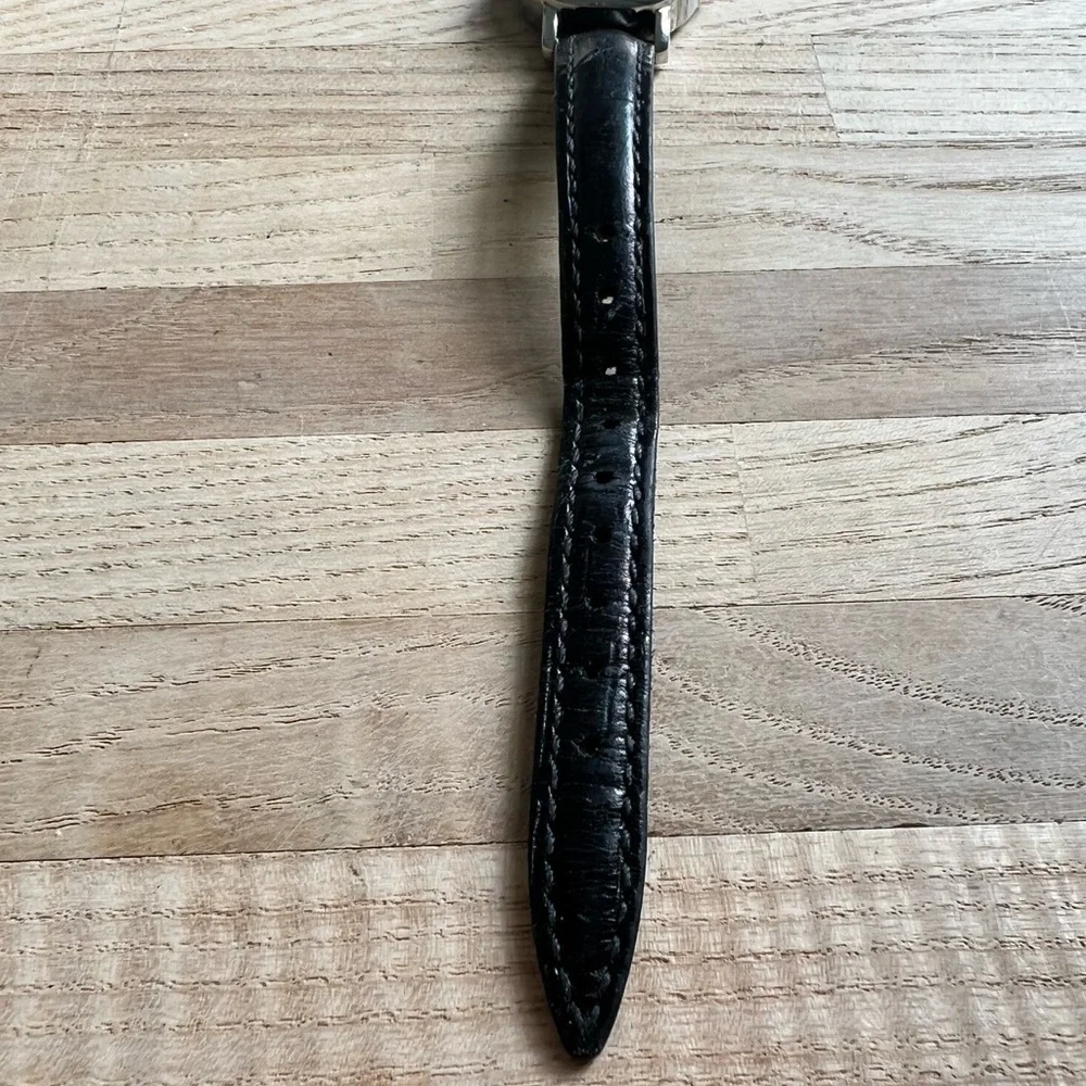 Timex ladies black leather dress watch NEW BATTERY